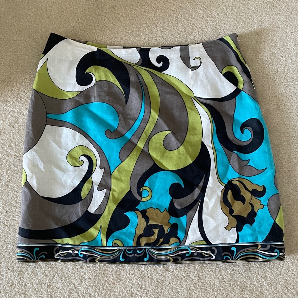Silkland Women’s Patterned Skirt. Side Zip. Size 8.